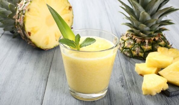 Il frullato di zenzero e ananas purifica efficacemente il corpo dalle tossine