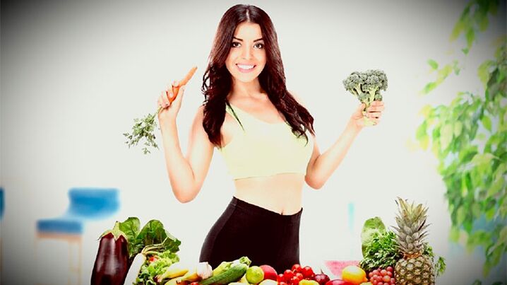 Ragazza sottile con verdure